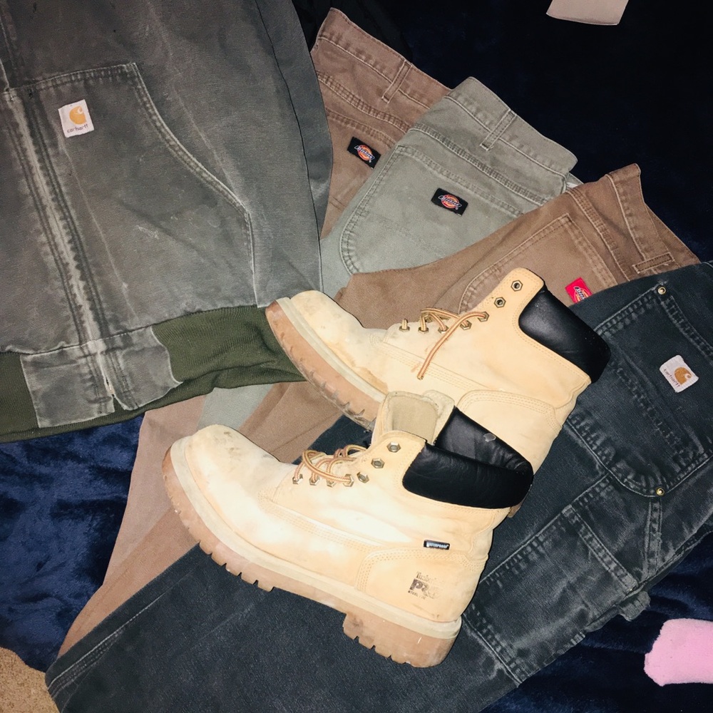 Lot of work gear. Carhartt. Dickies. Timberland - Picture 1 of 1